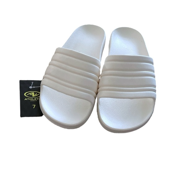 Tunnel Slide Sandals - Picture 10 of 10